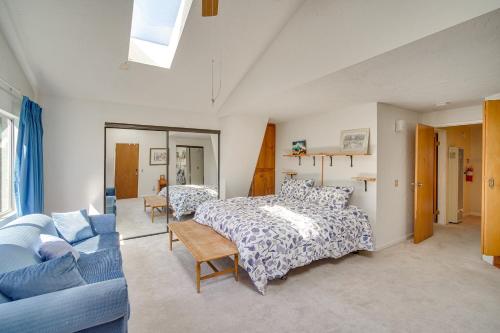 Quaint Big Bear Home w/ Hot Tub: 4 Mi to Skiing! in 大貝爾城 (CA)