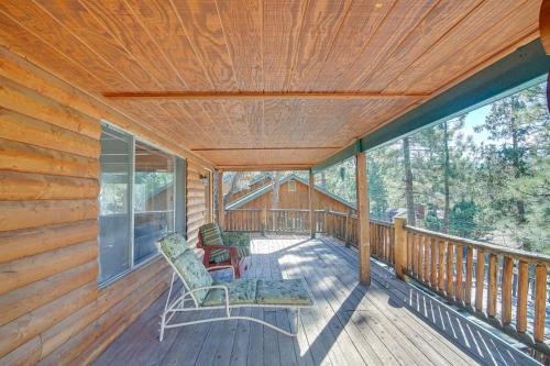 Quaint Big Bear Home w/ Hot Tub: 4 Mi to Skiing! in 大貝爾城 (CA)