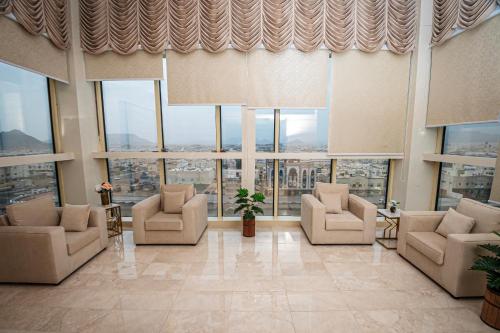 Hotel Safwat Taiba Suites near Saudi German Hospital