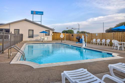 Motel 6-Bryan TX - College Station - main image
