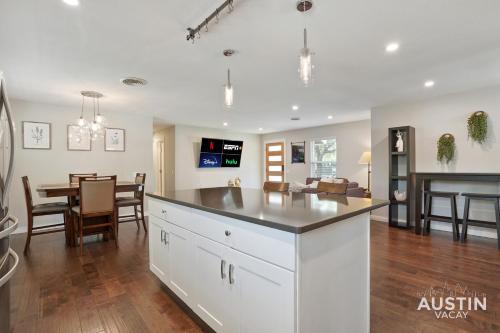 North ATX Retreat w Open Concept Layout and Backyard North ATX Retreat w Open Concept Layout and Backyard