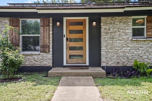 North ATX Retreat w Open Concept Layout and Backyard