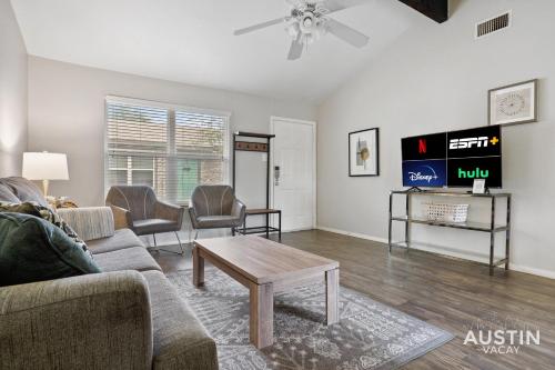 Pets Welcome Great Space Backyard Near Zilker in Austin, USA
