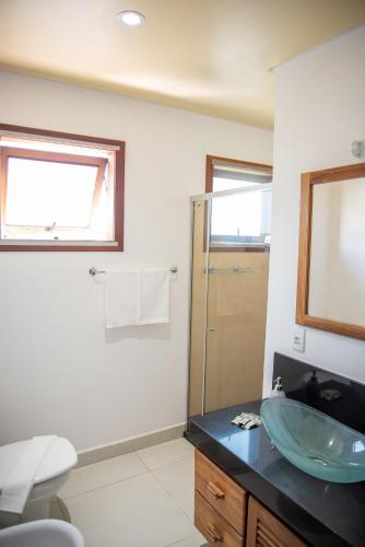 A 450m da PRAIA de TAPERAPUAN, no 2 pavimento, Piscina, Churrasqueira, 2 quartos, até 6 pessoas, WiFi independente 300 mbs, Estacionamento Gratuito para 1 carro, Próximo a mercado e restaurantes