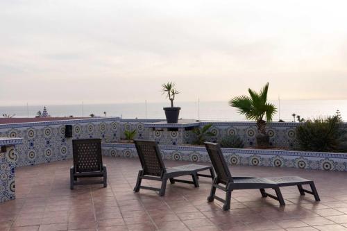 Seafront Penthouse with Pool and Terrace