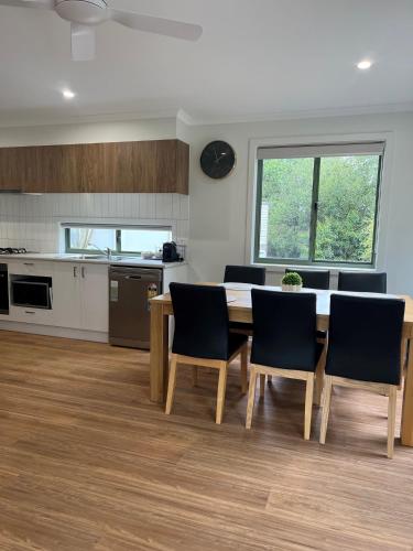 ห้องครัว, Beechworth Lake Sambell Caravan Park in บีชเวิร์ธ