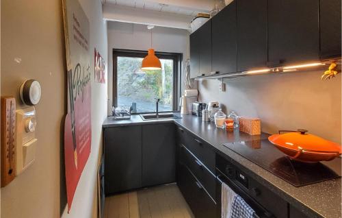 Κουζίνα, Beach Front Home In Torvastad With Kitchen in Torvastad