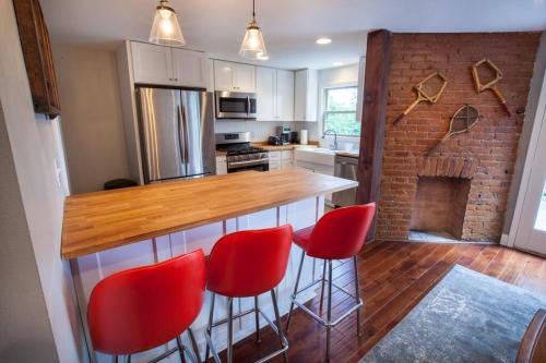 Light and Bright Renovated Farmhouse in the City - Collier Township, PA