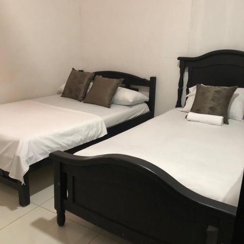 1 double bed, 1 twin bed