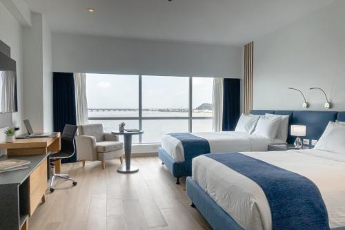 Wyndham Guayaquil Puerto Santa Ana in กัวยาควิล