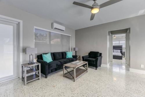 Sunshine Manors 2017-3 in Fort Lauderdale, USA