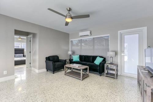 Sunshine Manors 2025-A in Fort Lauderdale, USA