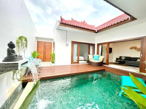 King Bed Pool Villa Paradise - North Seminyak