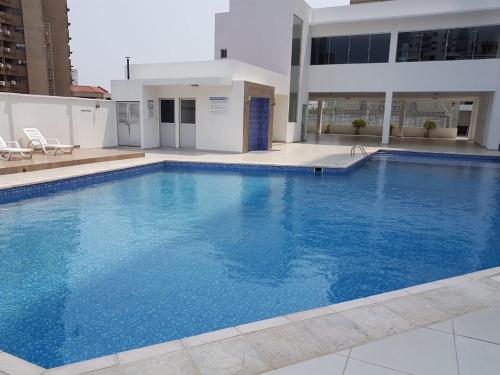 Luxury Apartment -3 bedrooms - image 2