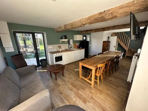 Grand gite confortable - La Ferme de Montigny gîte à louer Neauphe-sur-Dive