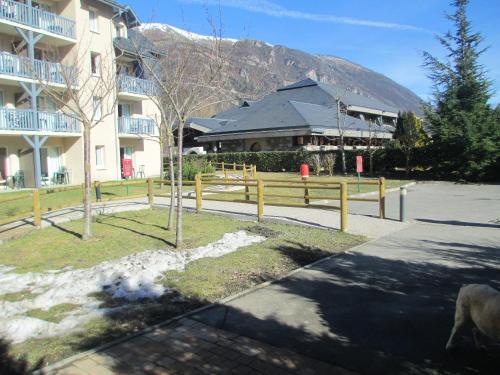 Apartment with 2 bedrooms in Saint Lary Soulan with shared pool and furnished garden 100 m from the slopes - image 14