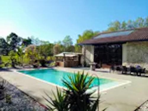 Villa de 7 chambres avec piscine privee jardin amenage et wifi a Saint Jean de Marsacq
