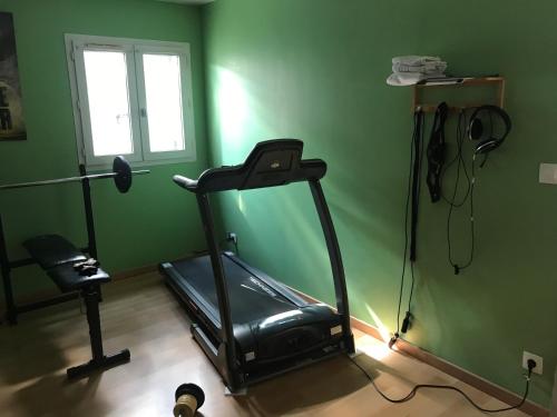 Fitness merkezi, Maison 3 chambres, salle de gym, jardin et terrasse in La Grace De Dieu