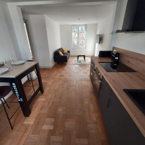 Superbe appartement F2 refait à neuf plein centre (Superbe appartement F2 refait a neuf plein centre) in Кутанс