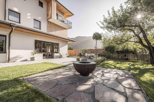 Apartment with Mountain View