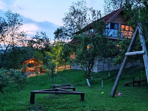Exterior view, La sat - Radu Dragu in Slanic