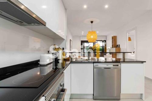 Kitchen, Flamenca village Swimming Pool views 2 bedroom ground floor with garden in Torrevieja
