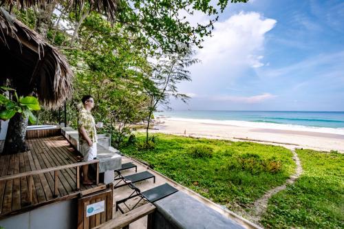 Sealord Naithon Beachfront Villa thumbnail 3
