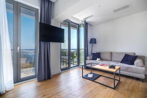 Glyfada Riviera Hotel - image 7