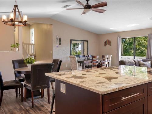 Palm Harbor Waterfront with pool & Game room