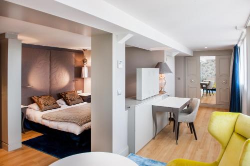 room detail thumbnail 0