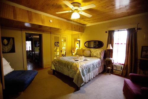 Bees B & B-V, Forsyth, North Carolina