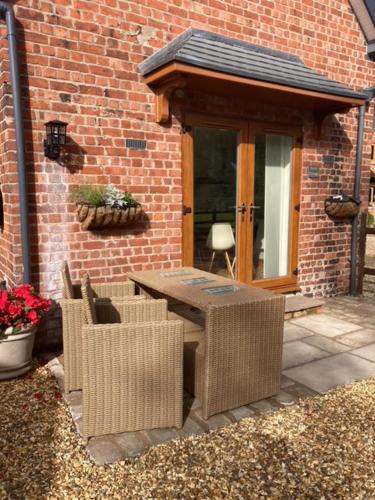 外觀, Delightful Cottage with 2 Bedrooms near Knutsford in 托夫特