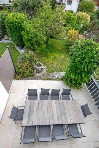 Balcony/terrace, SweetHome - Luxus Ferienhaus mit Sauna in Olching