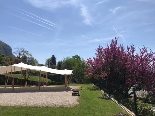 Un ancien domaine viticole au bord du lac d'Annecy pour rayonner en Haute-Savoie