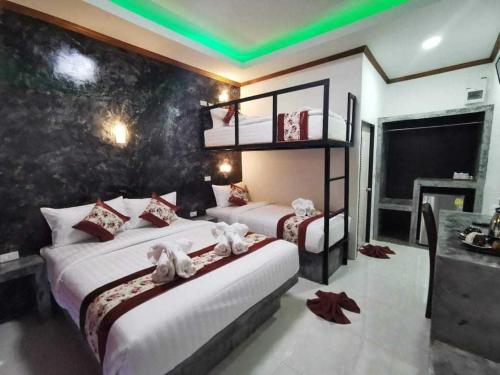 Lanta Long Beach Hostel photo 4