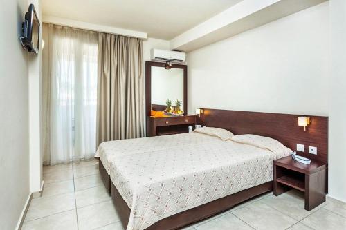 Elinotel Polis Hotel - Photo 4