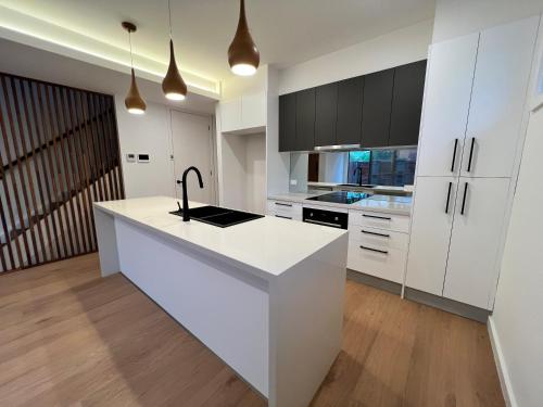 Stunning Dickson Luxe 3BR 2Bath Double Garage WiFi Brand New Home photo 1