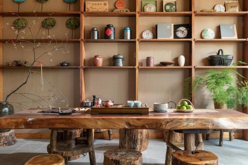 Felles stue/TV-område, Guilin Village Creek Inn--Fee pick up service over three nights in Fløytesivgrotten