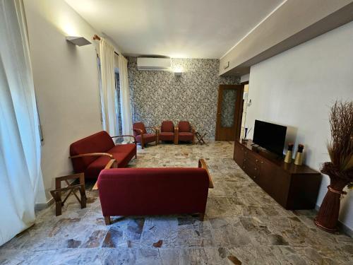 Shared lounge/TV area, La Casa di Nazareth in Trionfale