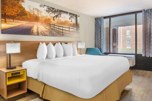 Days Inn & Suites by Wyndham Rocky Mount Golden East in Rocky Mount (Észak-Karolina)