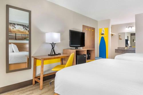 Days Inn & Suites by Wyndham Rocky Mount Golden East