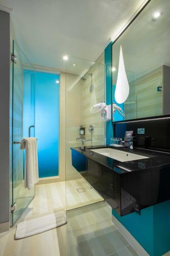 room detail thumbnail 2