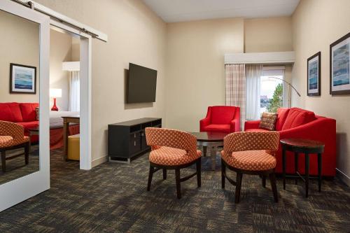 Hampton Inn Boston Logan Airport - image 10
