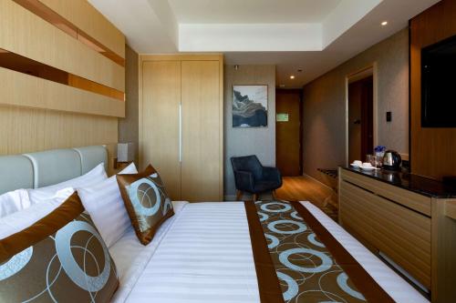 Best Western Metro Clark Room Type - Deluxe Queen Room - Non-Smoking