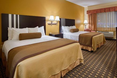 Photo - Days Inn & Suites by Wyndham Sam Houston Tollway