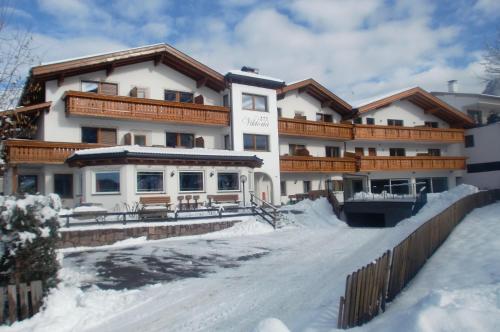 Hotel Viktoria - Accommodation - Kastelruth / Castelrotto