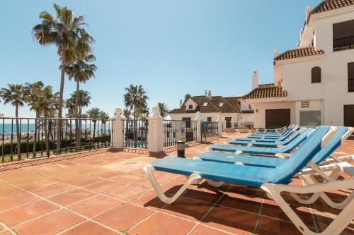 2233-Lovely 2 bedrooms on the beach, pool and port in Villas Puerto