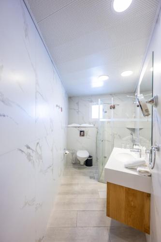 Standard Double Room image 4