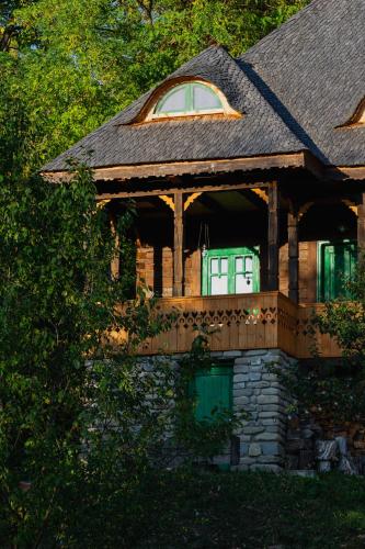 La sat - Mândră Ioană La sat - Mândră Ioană