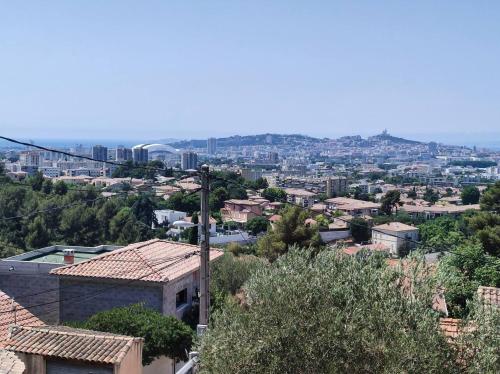 Appartement spacieux vue mer et ville